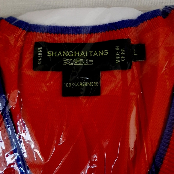 Shanghai Tang cashmere sweater with jade buttons - Picture 8 of 8